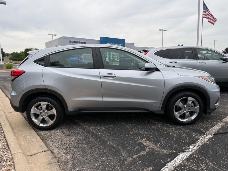 Honda HR-V Vehicle Image 02