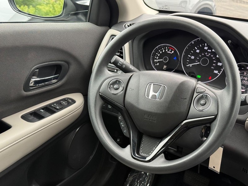 Honda HR-V Vehicle Image 14