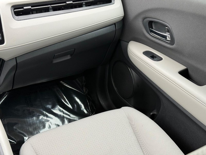 Honda HR-V Vehicle Image 15