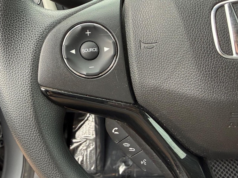 Honda HR-V Vehicle Image 16