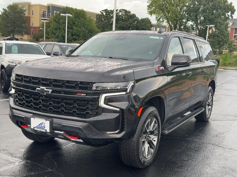 Chevrolet Suburban Vehicle Image 08