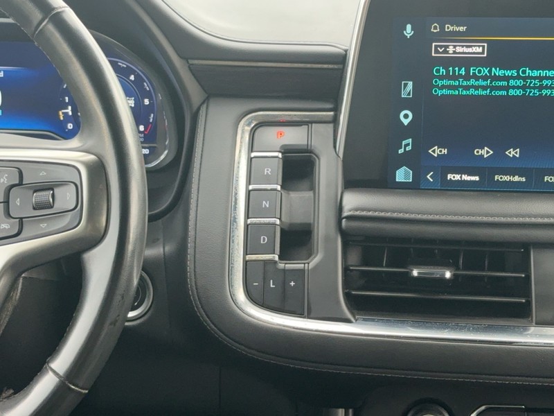 Chevrolet Suburban Vehicle Image 14