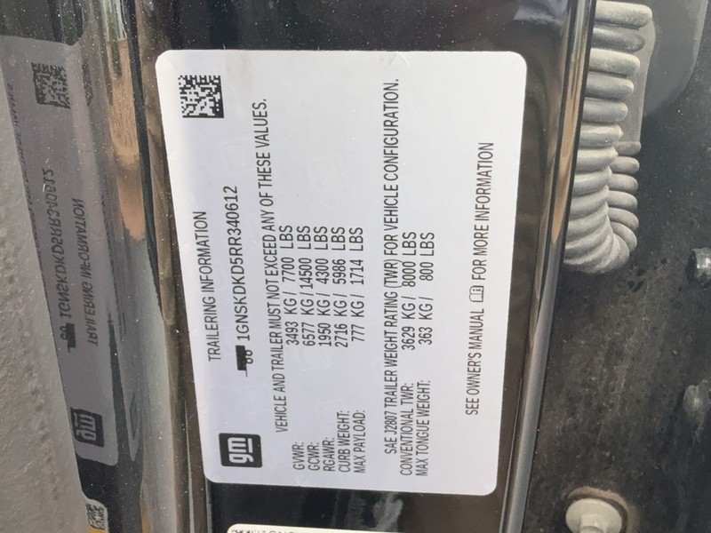 Chevrolet Suburban Vehicle Image 24