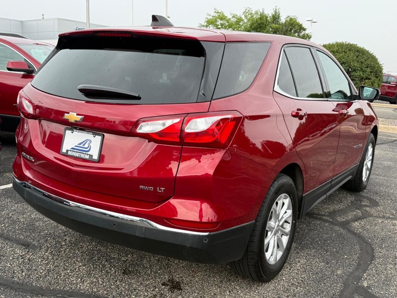 Chevrolet Equinox Vehicle Image 03