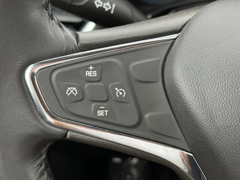 Chevrolet Equinox Vehicle Image 16