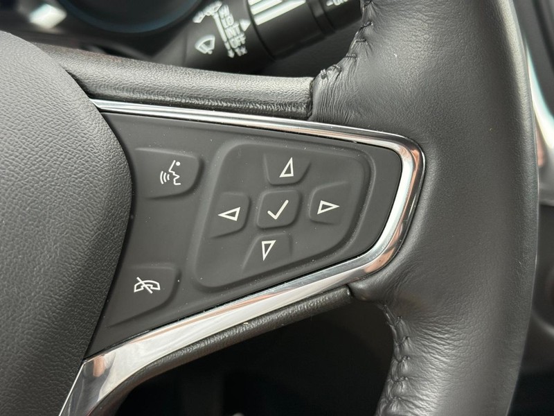 Chevrolet Equinox Vehicle Image 17