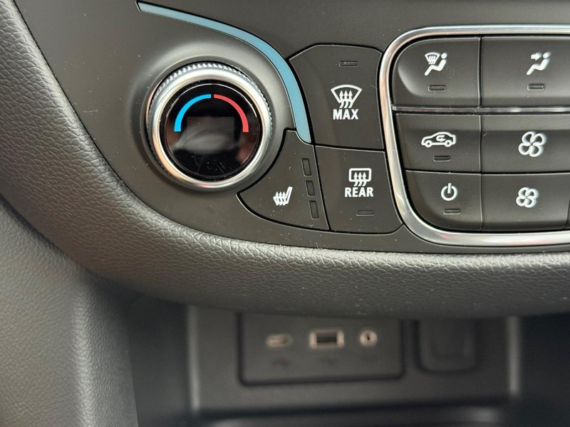 Chevrolet Equinox Vehicle Image 20