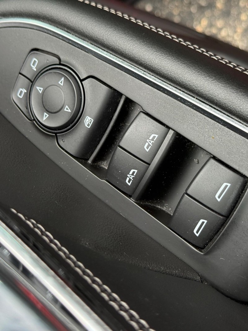 Buick Envision Vehicle Image 21