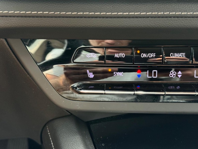 Buick Envision Vehicle Image 20