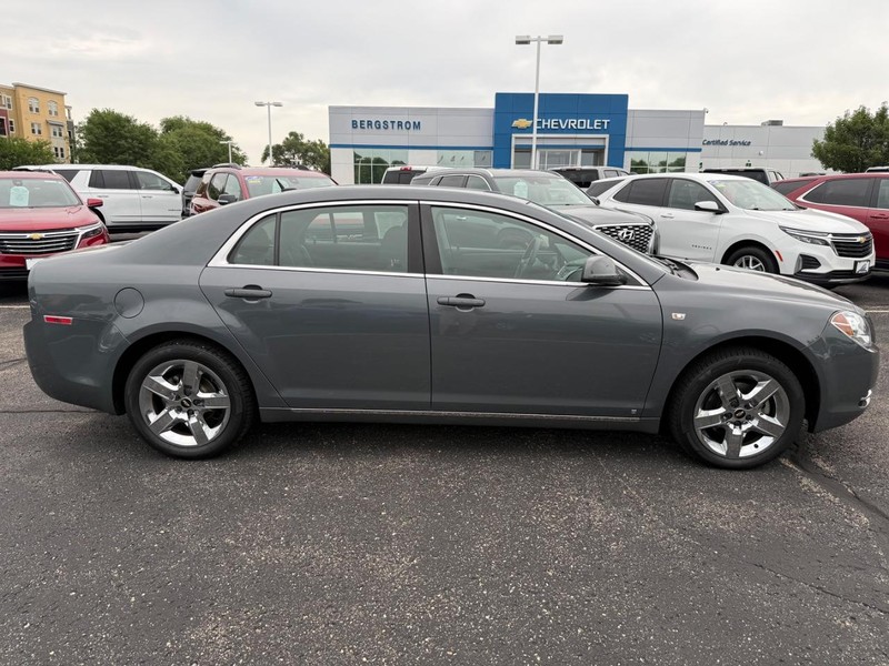 Chevrolet Malibu Vehicle Image 02