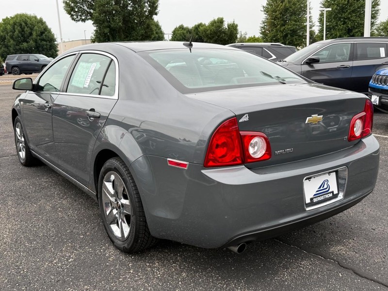 Chevrolet Malibu Vehicle Image 05