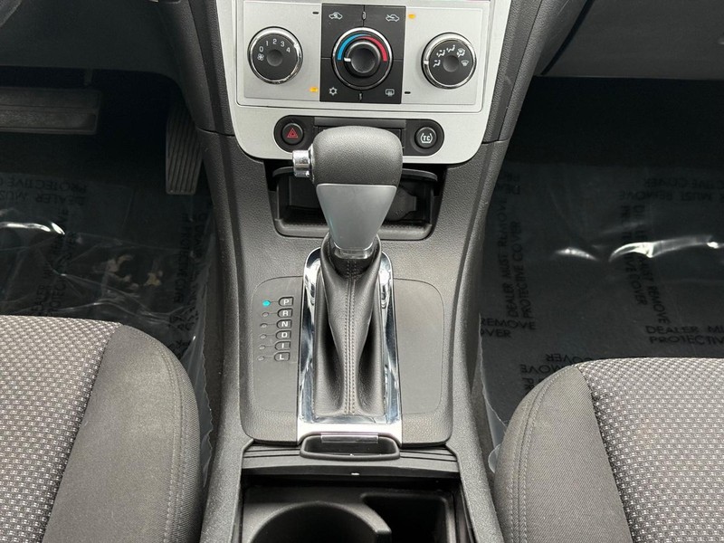 Chevrolet Malibu Vehicle Image 12
