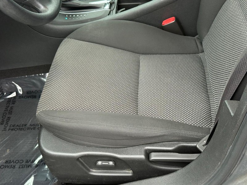 Chevrolet Malibu Vehicle Image 20