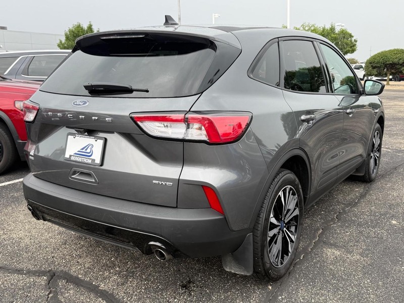 Ford Escape Vehicle Image 03