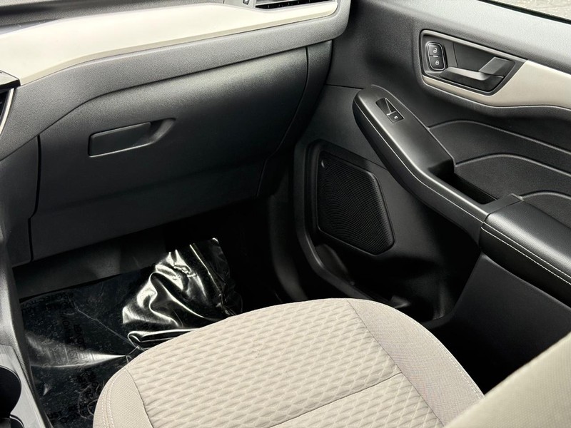 Ford Escape Vehicle Image 15