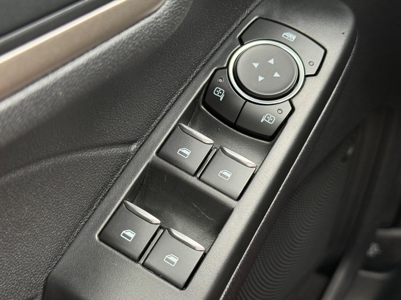 Ford Escape Vehicle Image 21