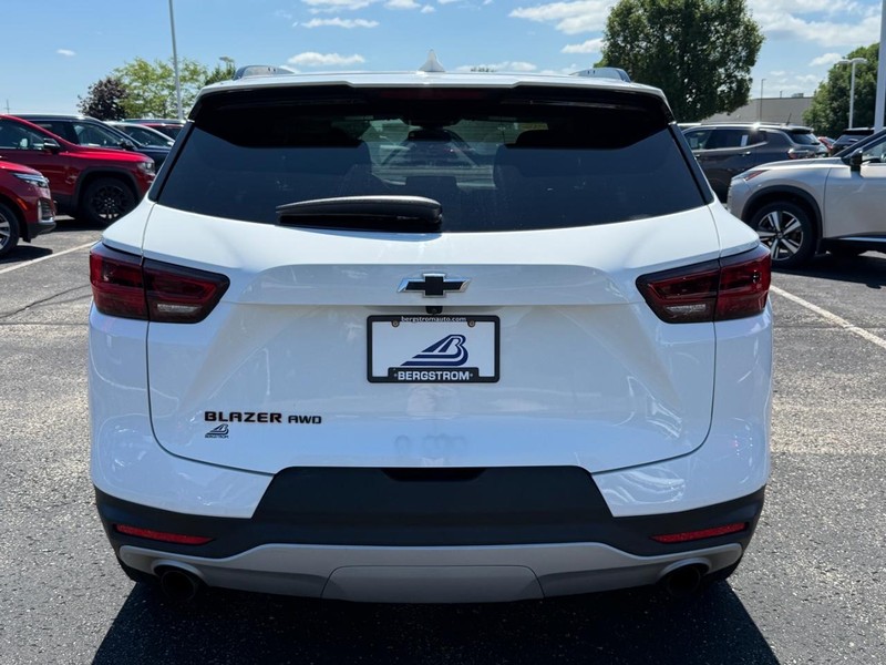 Chevrolet Blazer Vehicle Image 04