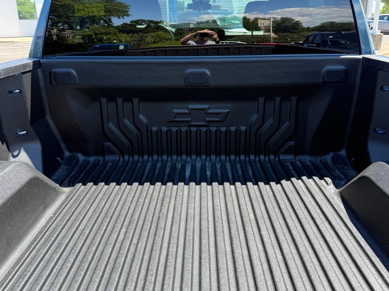 Chevrolet Silverado 1500 Vehicle Image 05