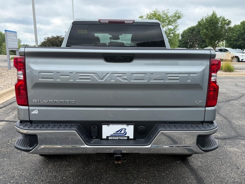 Chevrolet Silverado 1500 Vehicle Image 04