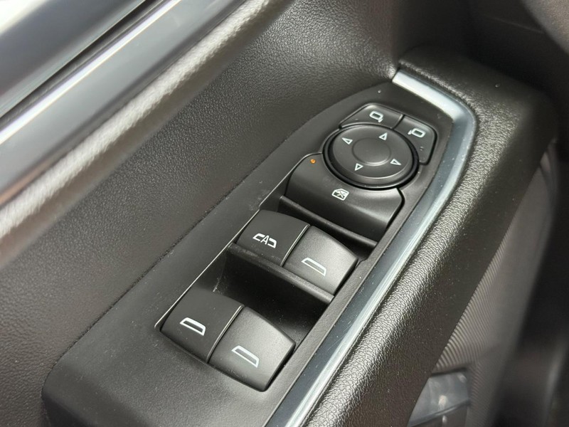 Chevrolet Silverado 1500 Vehicle Image 21