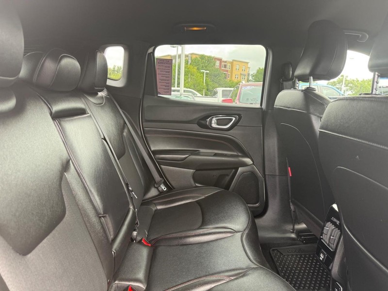Jeep Compass Vehicle Image 10