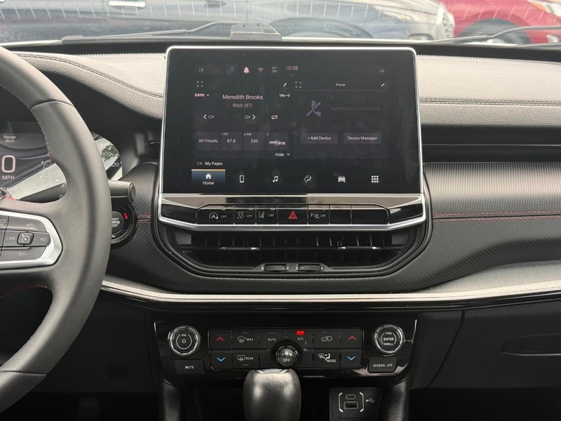 Jeep Compass Vehicle Image 12
