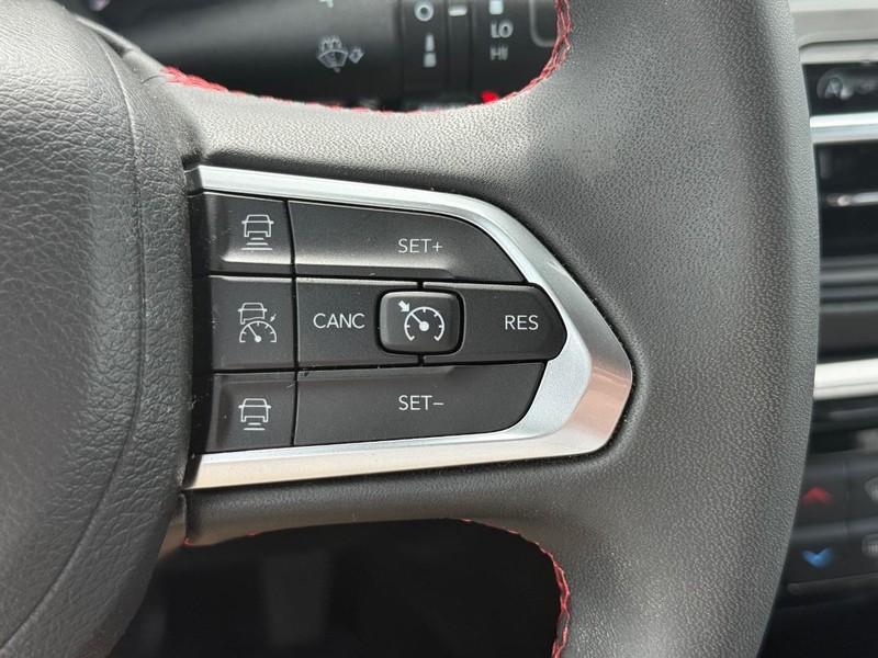 Jeep Compass Vehicle Image 17