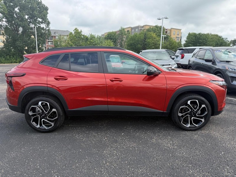 Chevrolet Trax Vehicle Image 02