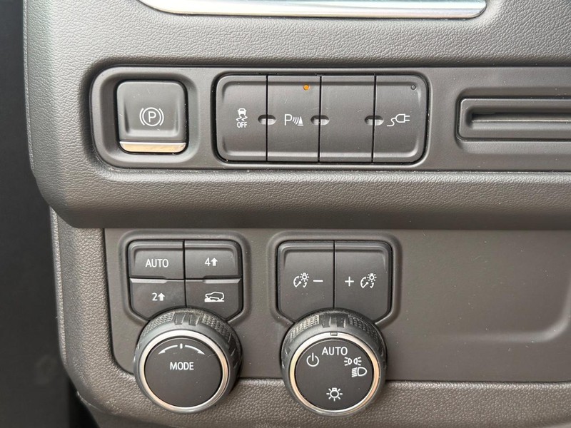 Chevrolet Tahoe Vehicle Image 17