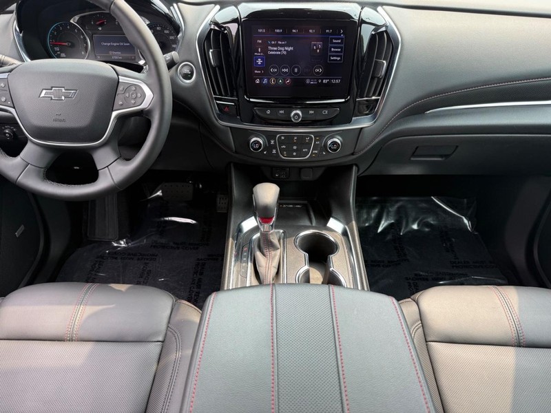 Chevrolet Traverse Vehicle Image 12
