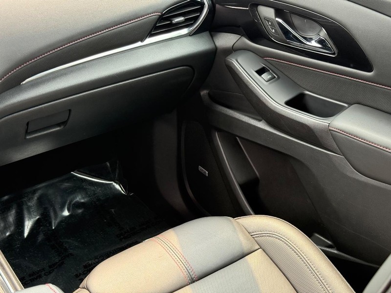 Chevrolet Traverse Vehicle Image 16