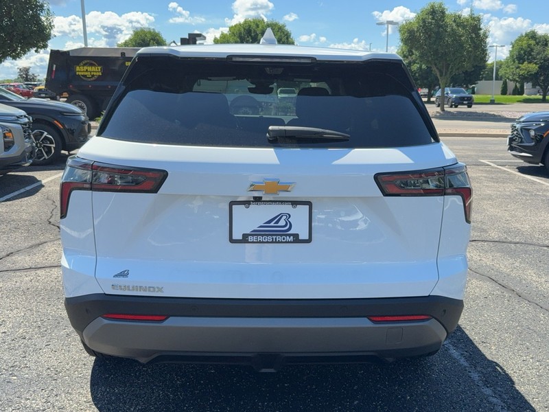 Chevrolet Equinox Vehicle Image 04