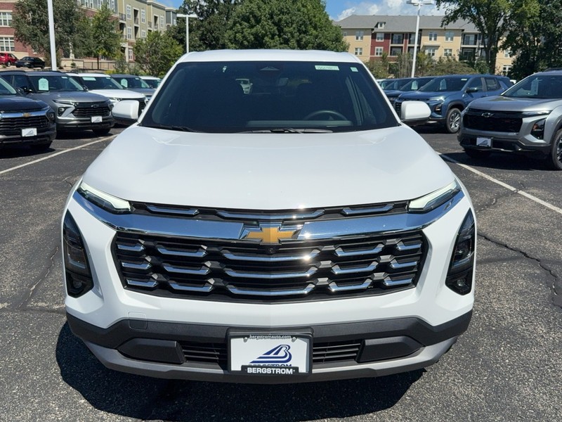 Chevrolet Equinox Vehicle Image 09
