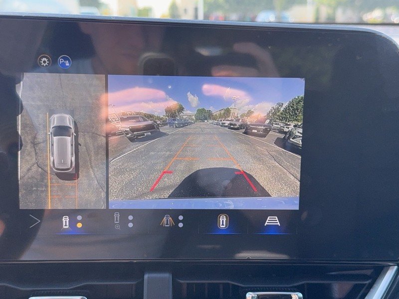 Chevrolet Equinox Vehicle Image 19