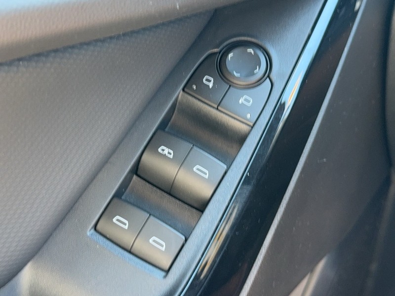Chevrolet Equinox Vehicle Image 20