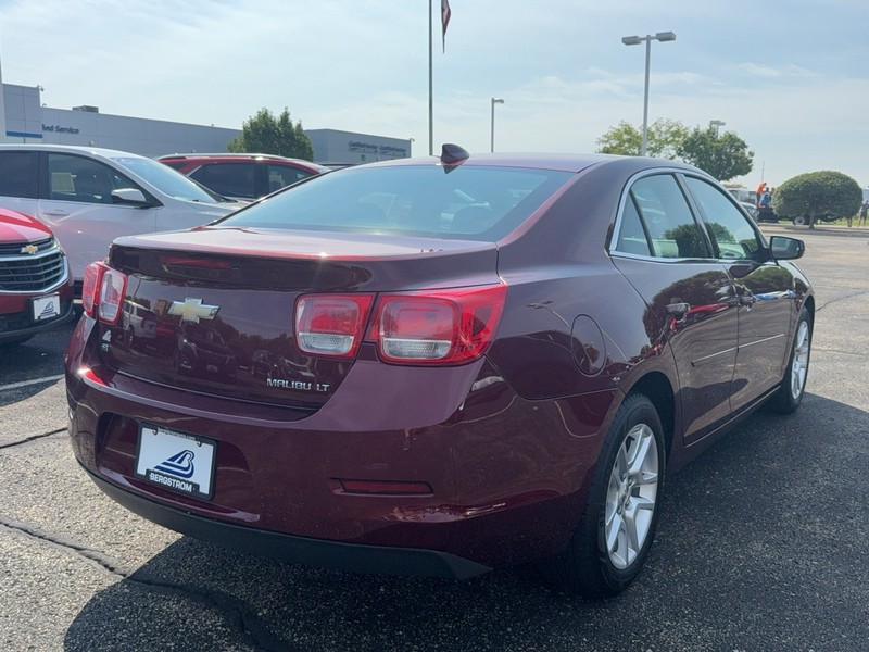 Chevrolet Malibu Vehicle Image 03