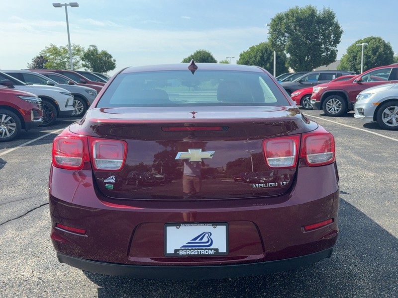 Chevrolet Malibu Vehicle Image 04