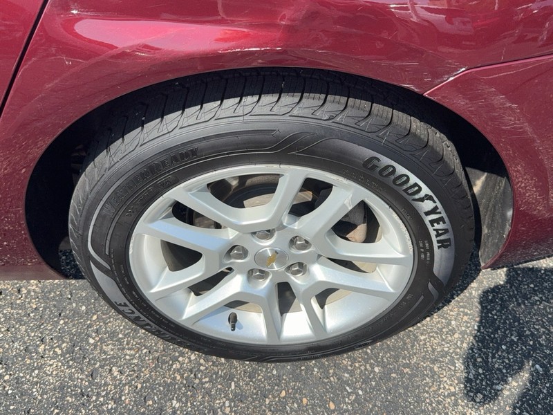 Chevrolet Malibu Vehicle Image 07