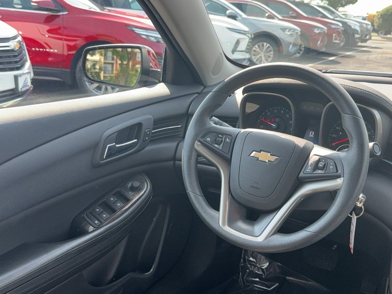 Chevrolet Malibu Vehicle Image 14