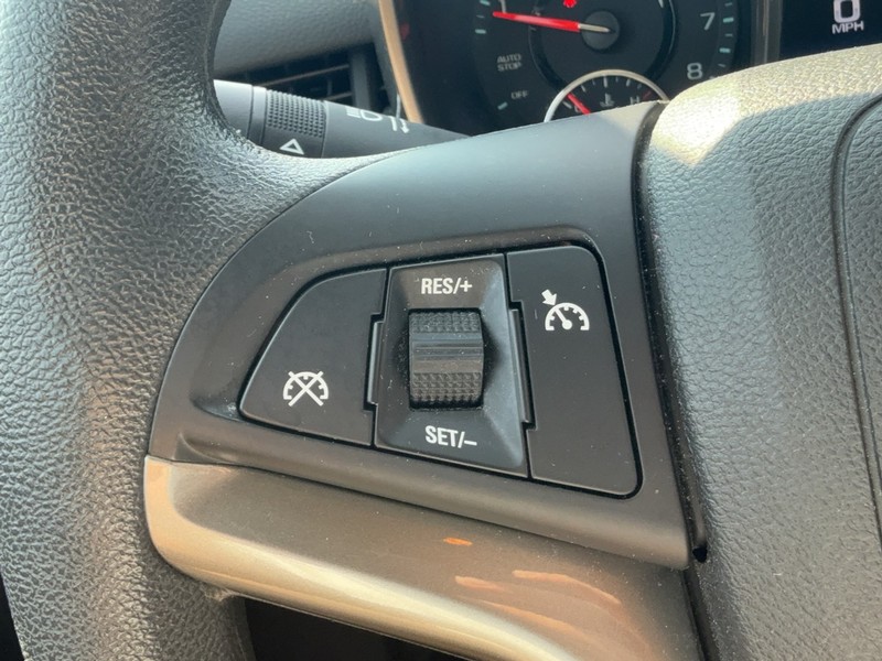 Chevrolet Malibu Vehicle Image 16