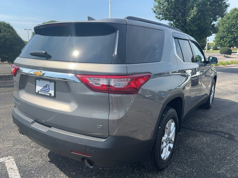 Chevrolet Traverse Vehicle Image 03