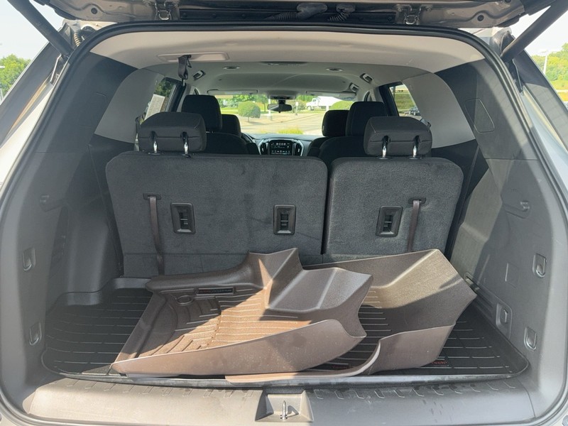 Chevrolet Traverse Vehicle Image 05
