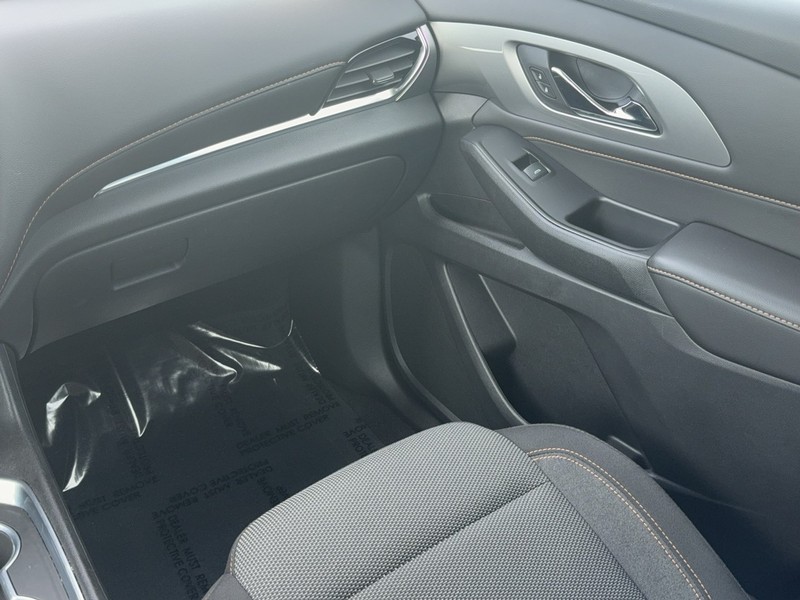 Chevrolet Traverse Vehicle Image 16