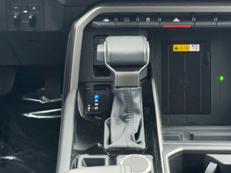 Toyota Tundra 4WD Vehicle Image 13