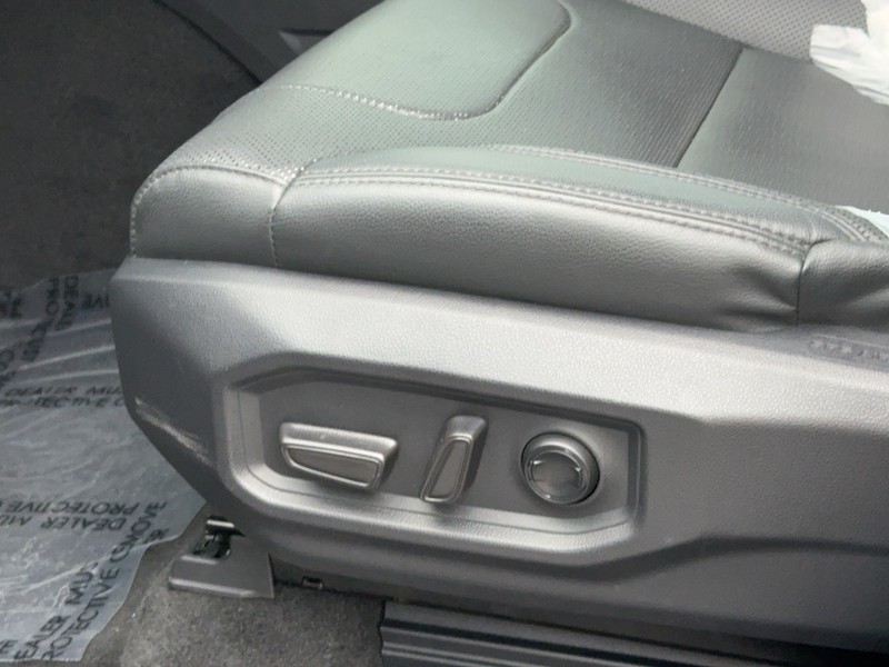 Toyota Tundra 4WD Vehicle Image 24