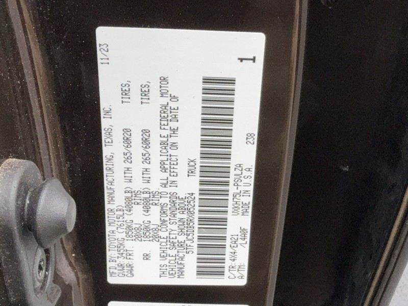 Toyota Tundra 4WD Vehicle Image 25