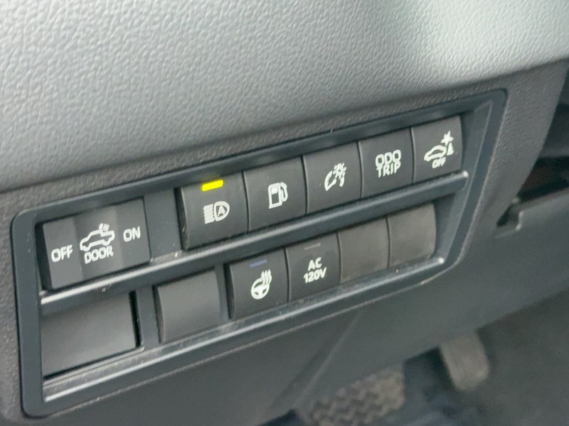 Toyota Tundra 4WD Vehicle Image 26
