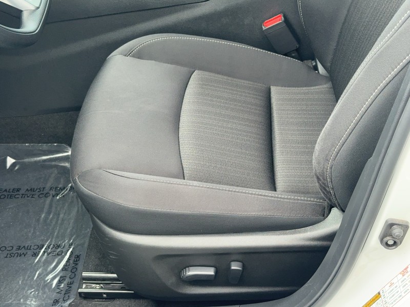 Nissan Altima Vehicle Image 21