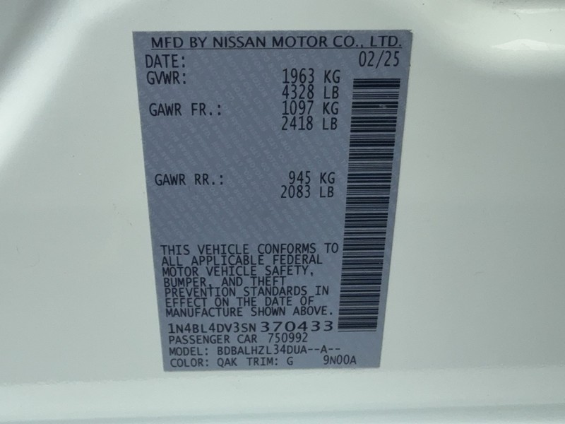 Nissan Altima Vehicle Image 22