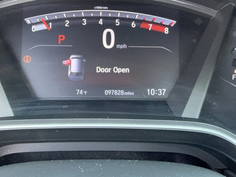 Honda CR-V Vehicle Image 18
